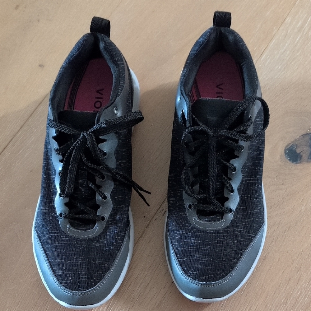 Vionic Sneakers